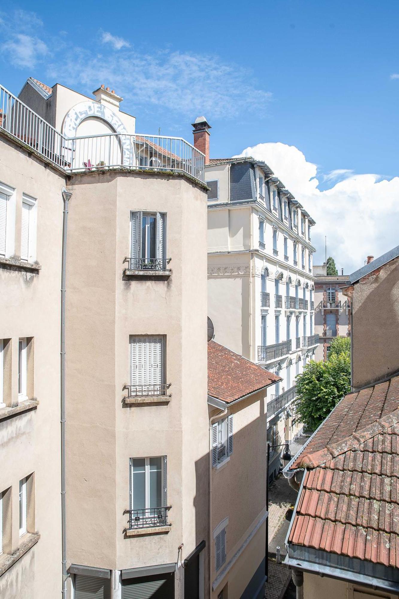 Aristide Briand - En Centre Apartment